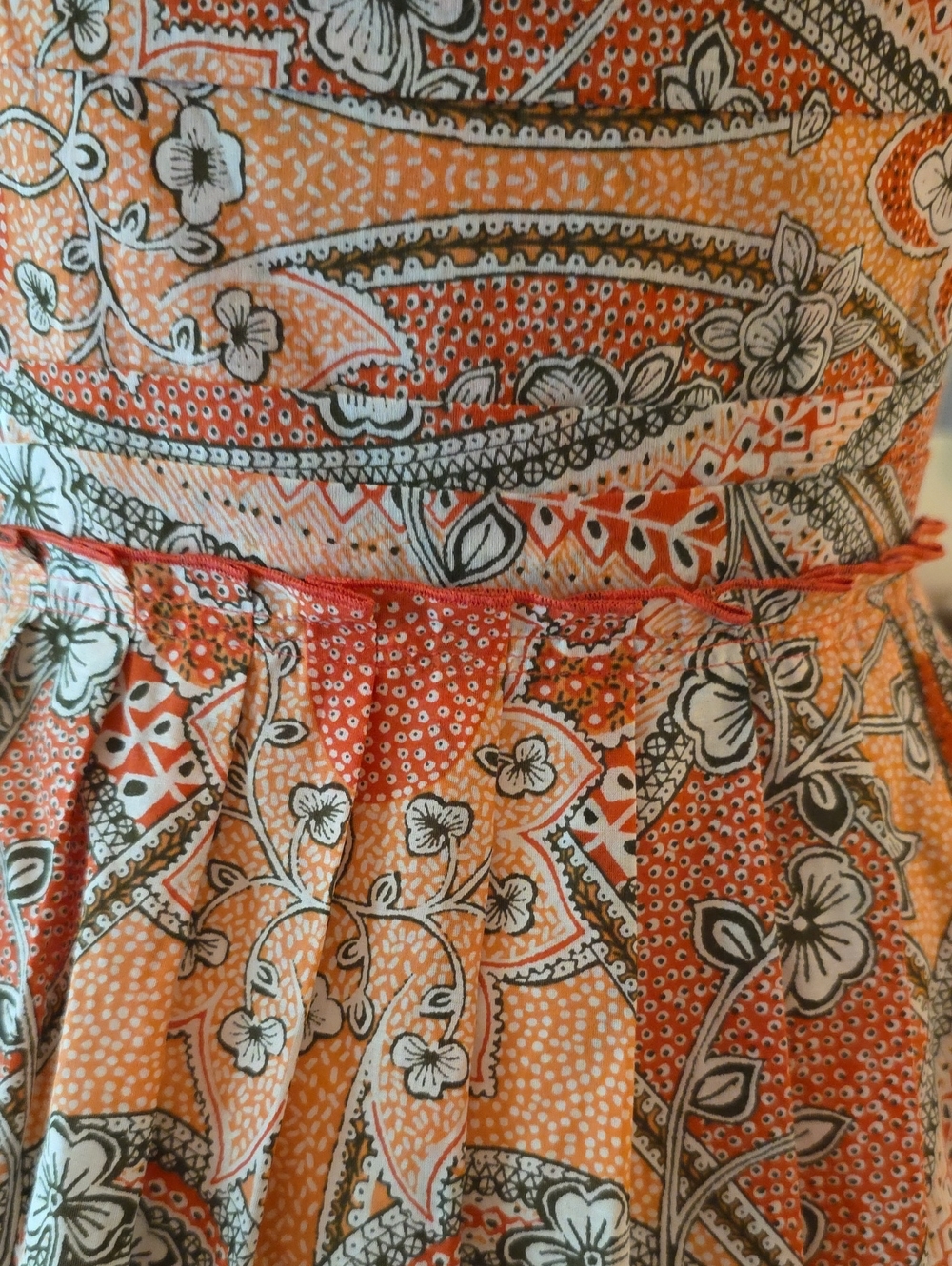 Ann Taylor Petite Batik Floral Fitted Waist Sundress Fit & Flare Sun Beach Dress - Picture 4 of 6